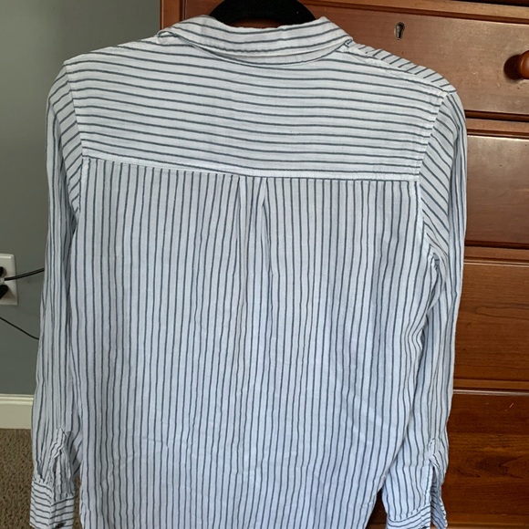 Universal Thread Linen Button Down - Picture 3 of 3